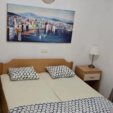 Paras Apartamento *