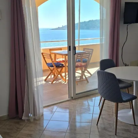Apartment Paras Zecevo